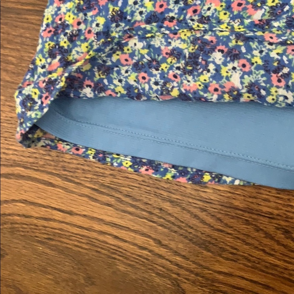 FLORAL SHORTS - Picture 2 of 2